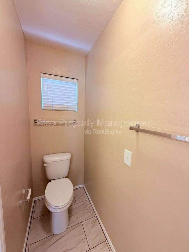 Building Photo - 2293 E Longhorn Pl