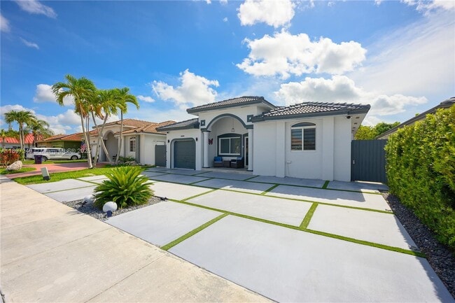 Building Photo - 18316 SW 145th Ave