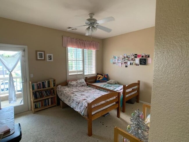 Building Photo - Amazing Carlsbad Home with extra room down...