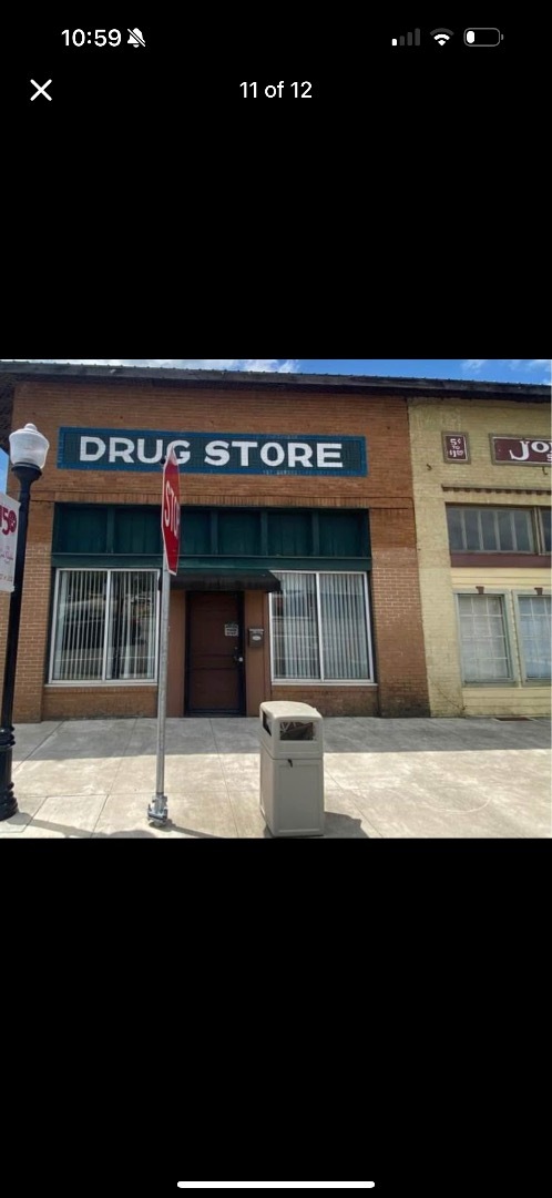 Primary Photo - 100 W Duval St