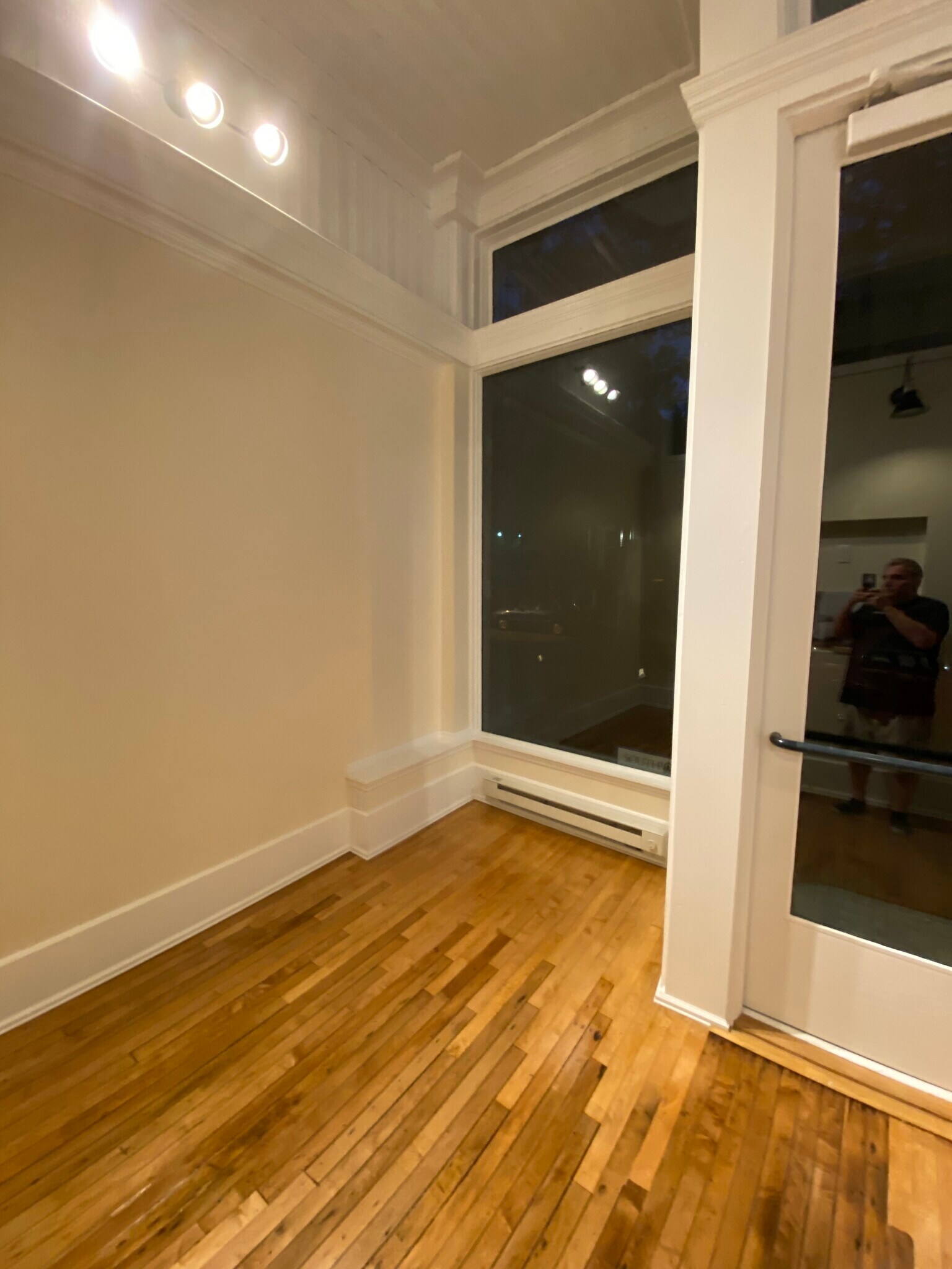 Living Room - 1728 N Franklin Pl