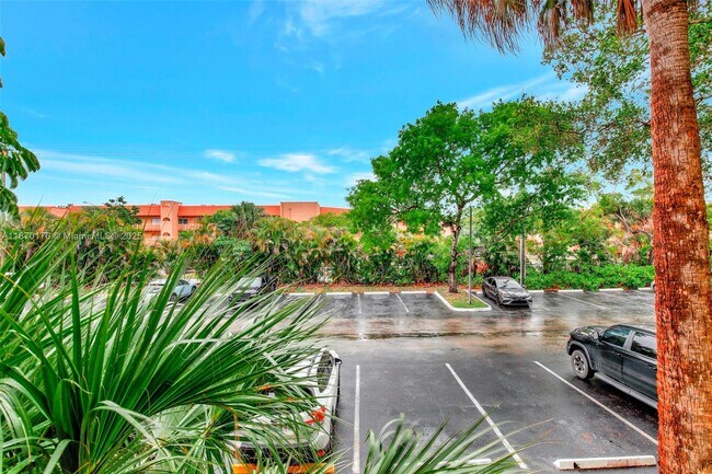 Building Photo - 9999 Summerbreeze Dr