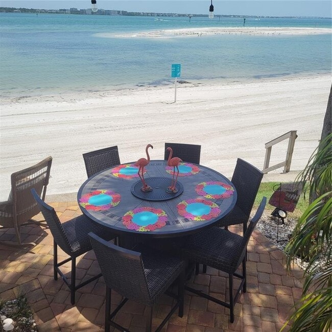 Building Photo - 865 S Gulfview Blvd