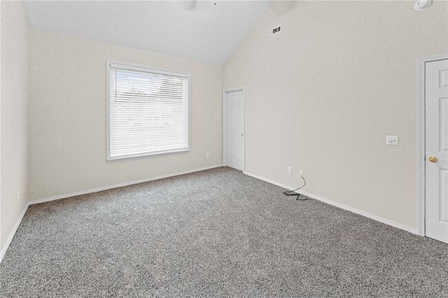 Building Photo - 1552 S Tally Ho Dr