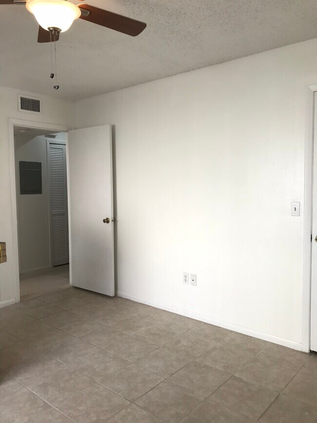 Building Photo - 12230 Fox Hound Ln