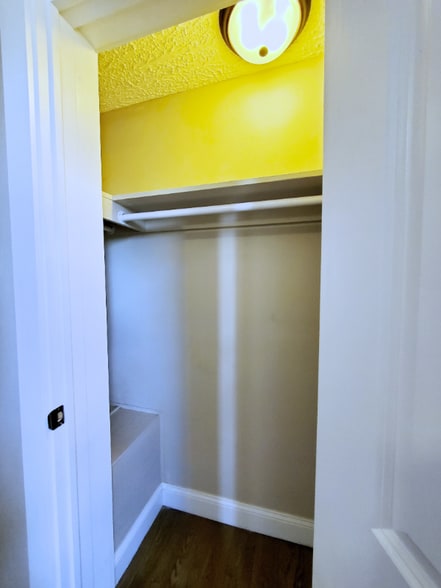 Building Photo - 90 E 8th Ave