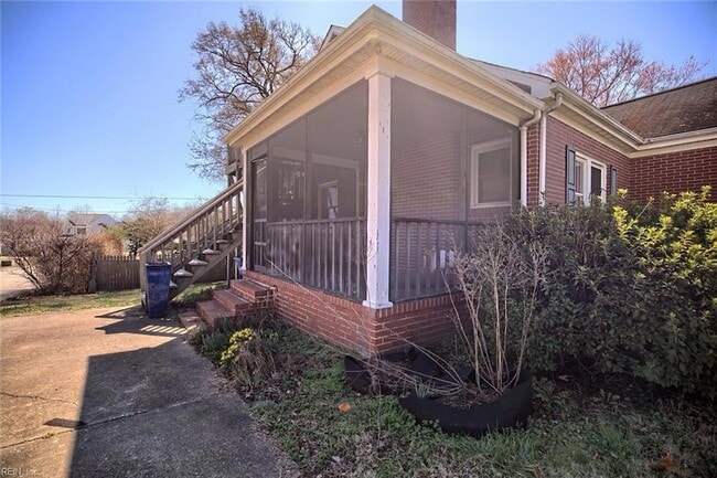 Building Photo - 7439 Lewis Ave