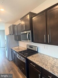 Building Photo - 6504 Bullrush Ct