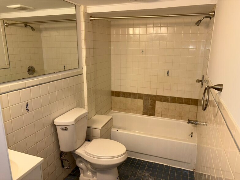 Building Photo - 418 Highland Ave