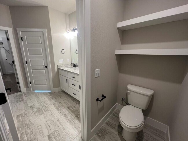 Building Photo - 7301 SW Basswood Ave