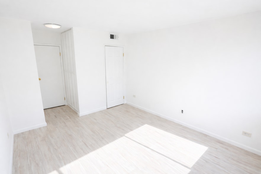 Building Photo - 421 S La Fayette Park Pl