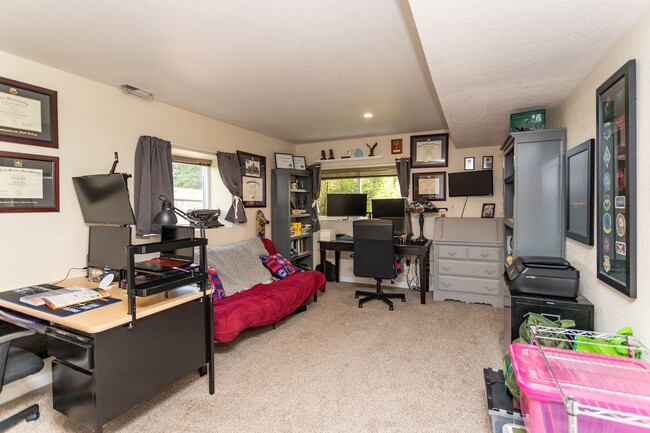Building Photo - Charming 4-Bedroom Home in Prime Location!!!