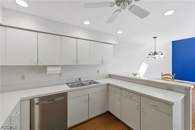 Building Photo - 6867 Pentland Way