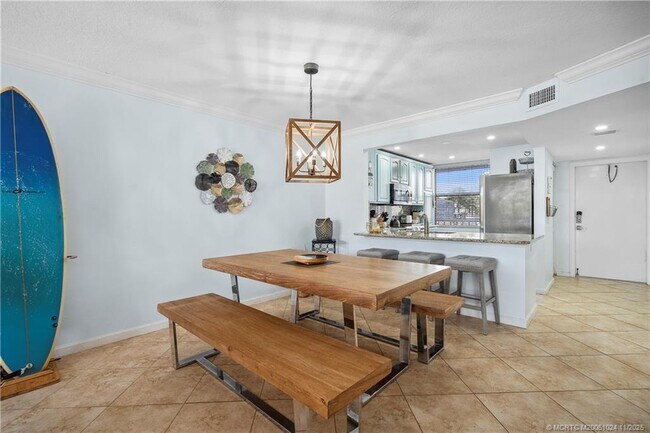 Building Photo - 10680 S Ocean Dr