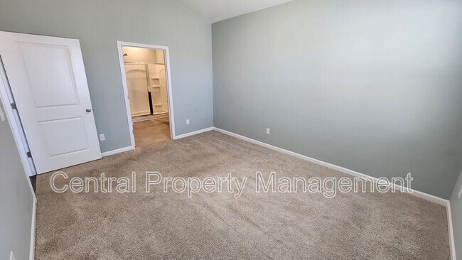 Building Photo - 731 Liberty Walk Ln