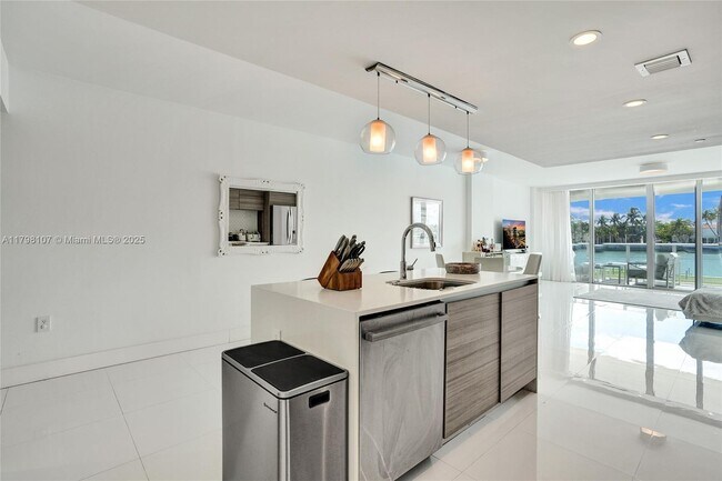 Building Photo - 6620 Indian Creek Dr