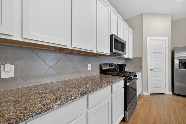 Building Photo - 300 Flower Reed Ct
