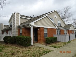 Building Photo - 2 Bedroom 2 Full Bath Condo