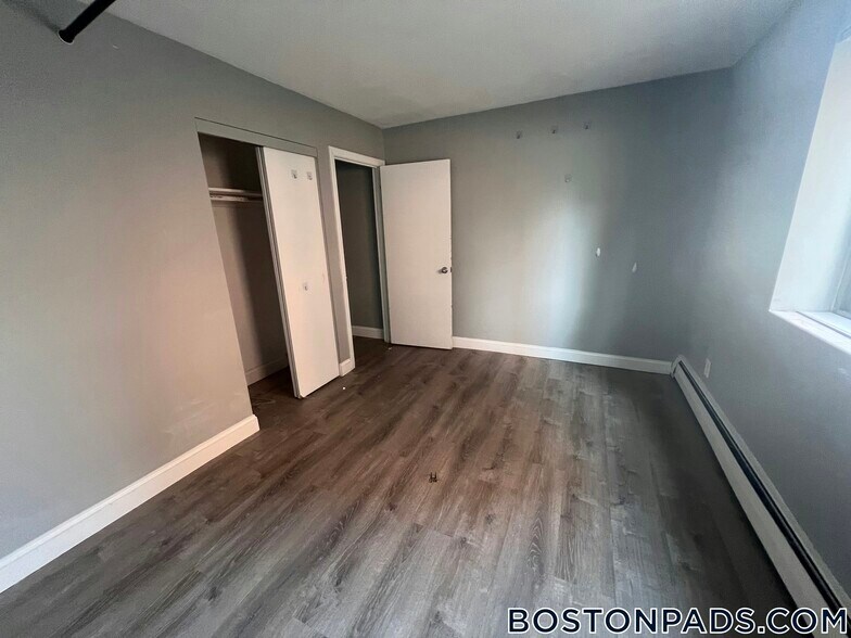 Building Photo - 245 Main St