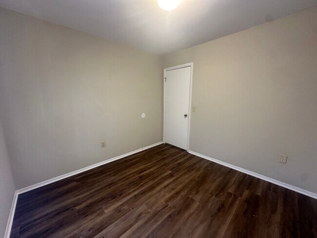 Building Photo - 705 Buena Vista Dr