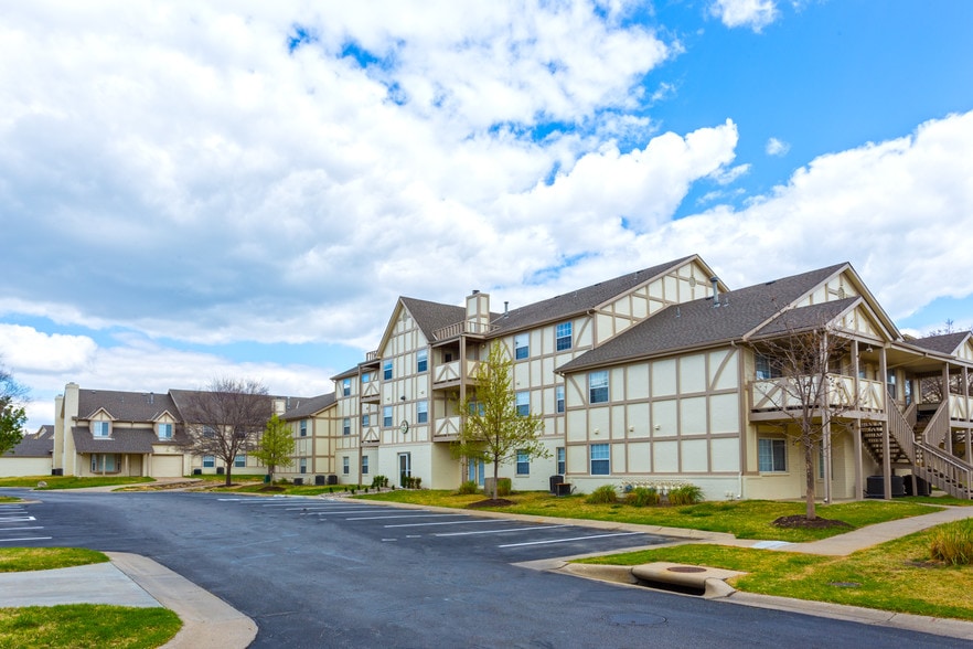 Windemere at Tallgrass 8220 E Oxford Cir Wichita KS 67226 Apartment