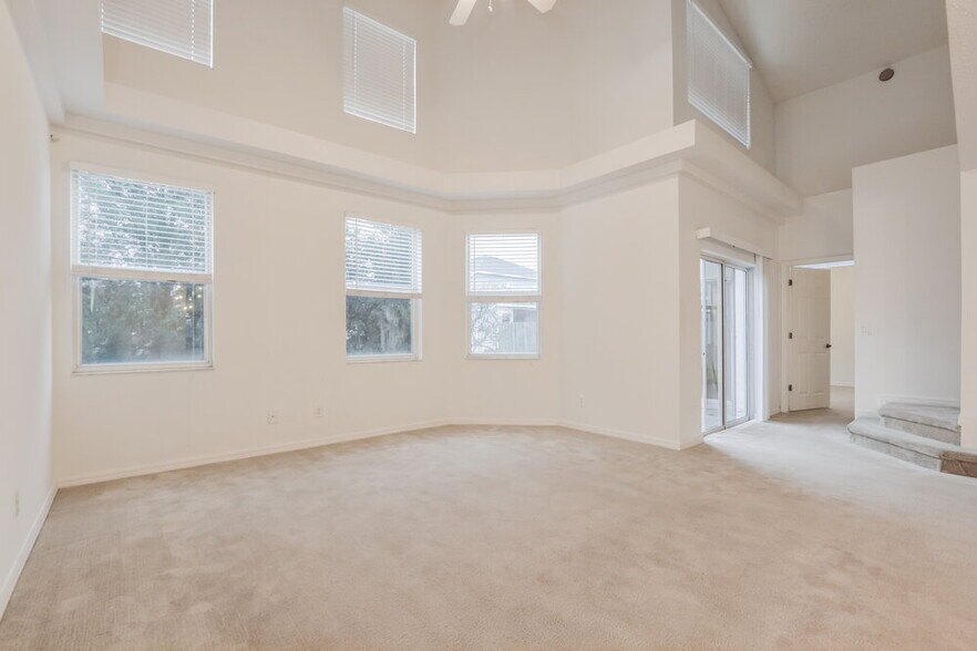 Building Photo - 2601 River Ridge Dr