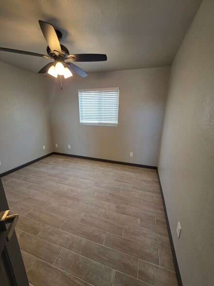 Building Photo - 1749 E Pepper Cir