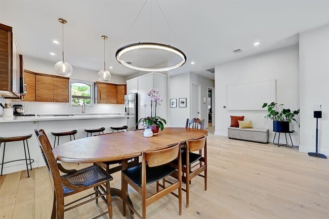 Building Photo - 4707 Craigwood Dr