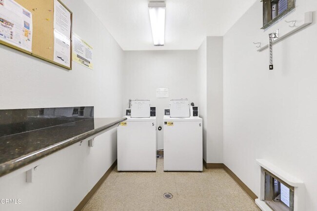 Building Photo - 1+1 Peninsula Condo on the Channel Islands Harbor w/lots of Amenities