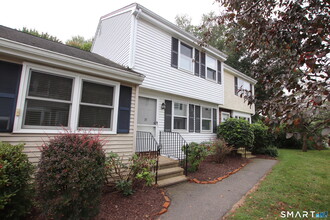 Building Photo - 15 Persimmon Ln