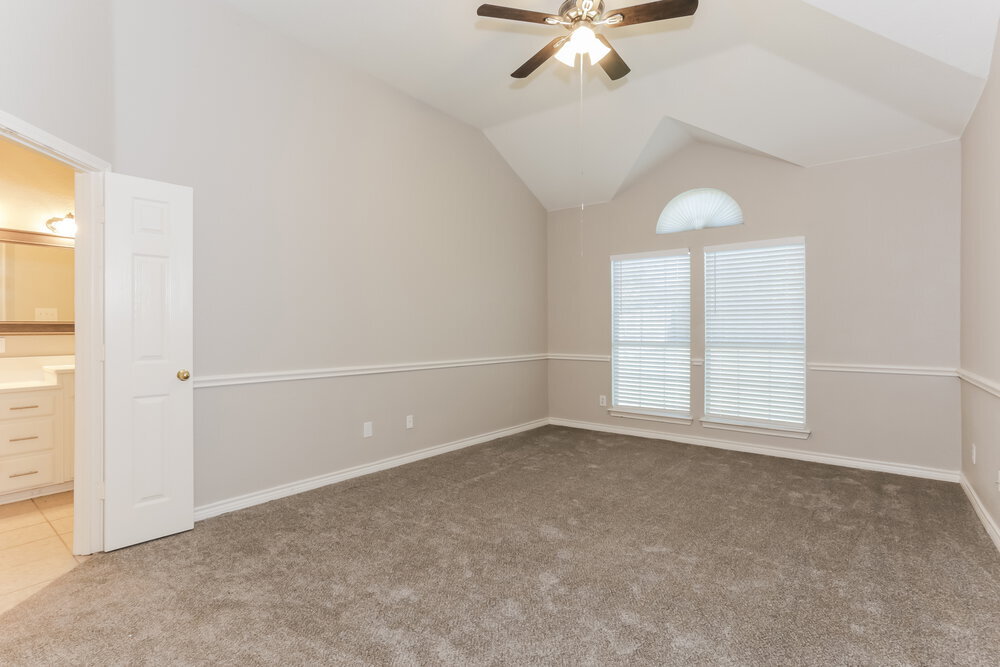 Building Photo - 1530 Fairfield Dr