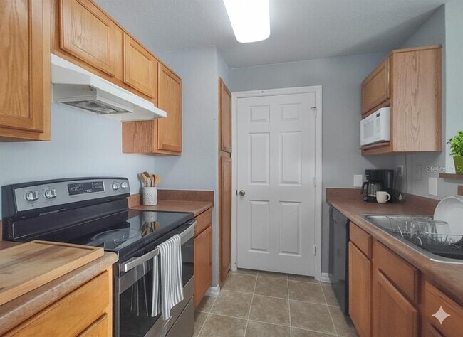 Building Photo - 3700 Castle Pines Ln