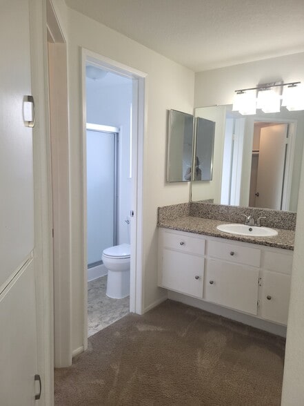 Building Photo - 24143 Del Monte Dr