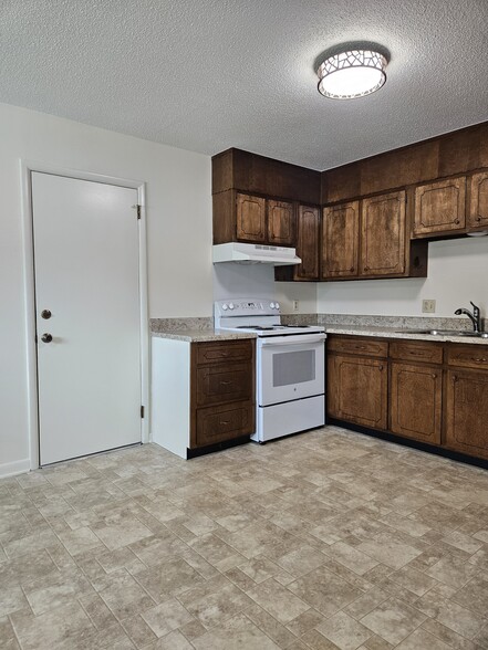 kitchen back entrance - 303 S Germantown Rd