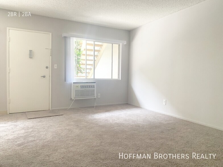 Building Photo - 2311 S Bentley Ave