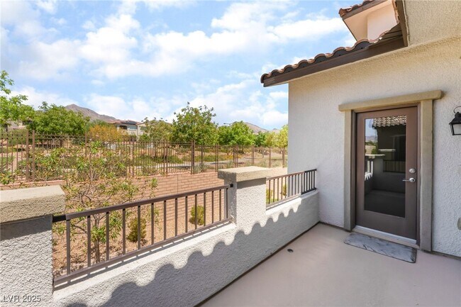 Building Photo - 161 Lomita Heights Dr