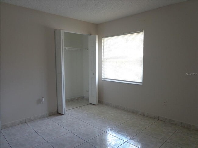 Building Photo - 721 Regent Cir S
