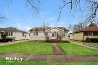 Building Photo - 18523 Oak Ave