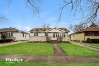 Building Photo - 18523 Oak Ave