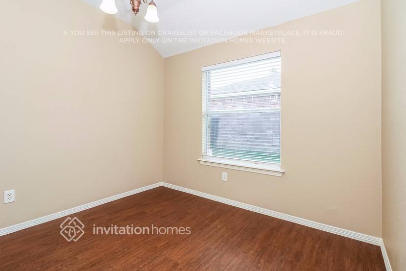 Building Photo - 4808 Bluebird Ln