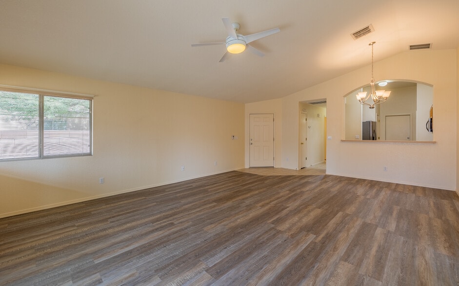 Great Room - 10397 E Rose Hill St