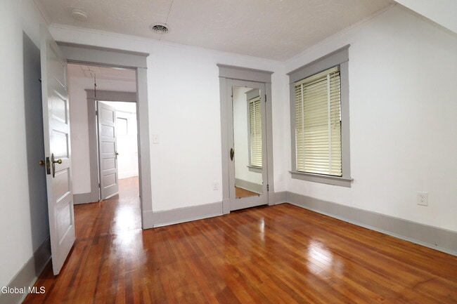 Building Photo - 442 Plymouth Ave