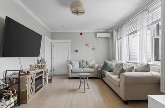 Building Photo - 600 Shirley St