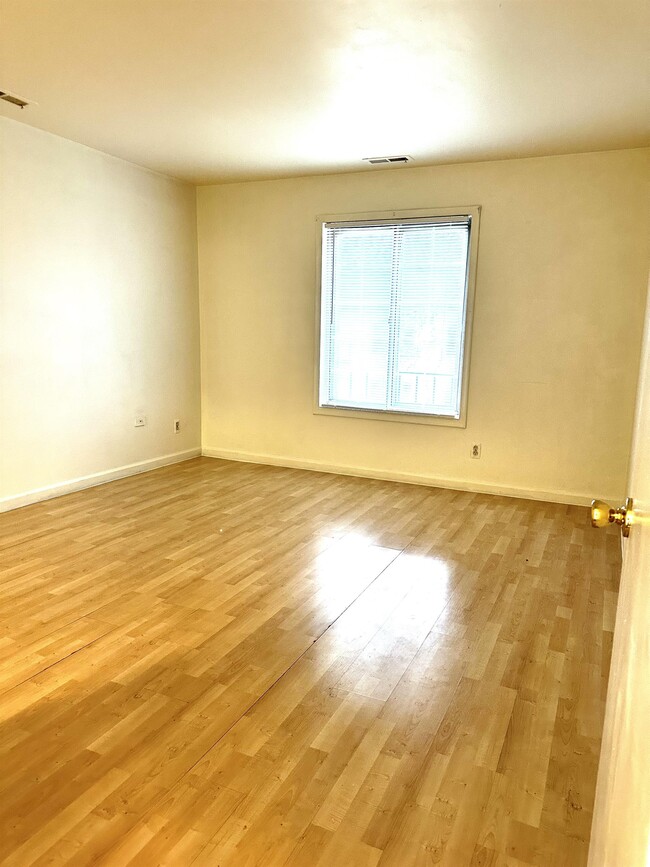 Building Photo - 30715 Shiawassee St