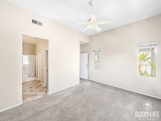 Building Photo - Modern 3-Bedroom Home with Backyard, Beaut...