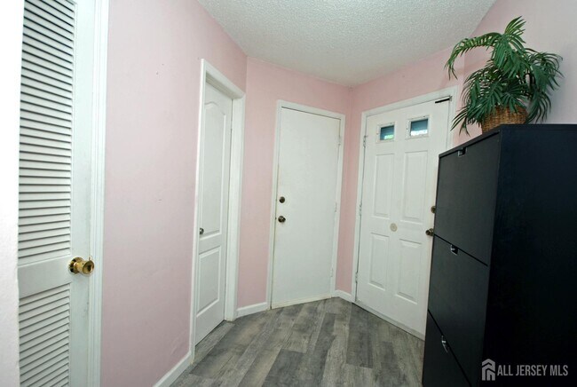 Building Photo - 9 Sandpiper Dr