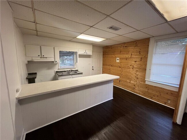 Building Photo - 3 Southern St