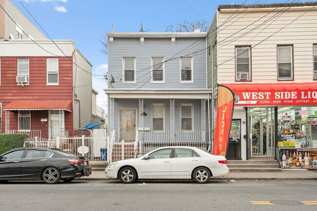 Building Photo - 360 West Side Ave