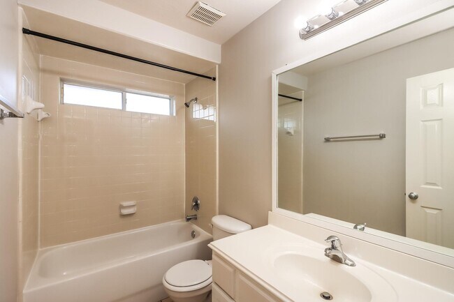 Building Photo - 8530 Windy Thicket Ln