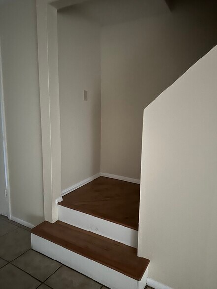 Building Photo - 10035 N 53rd St